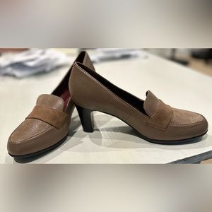 Abeo Biosystem Ventura Slip-On Heels, Size 8.5